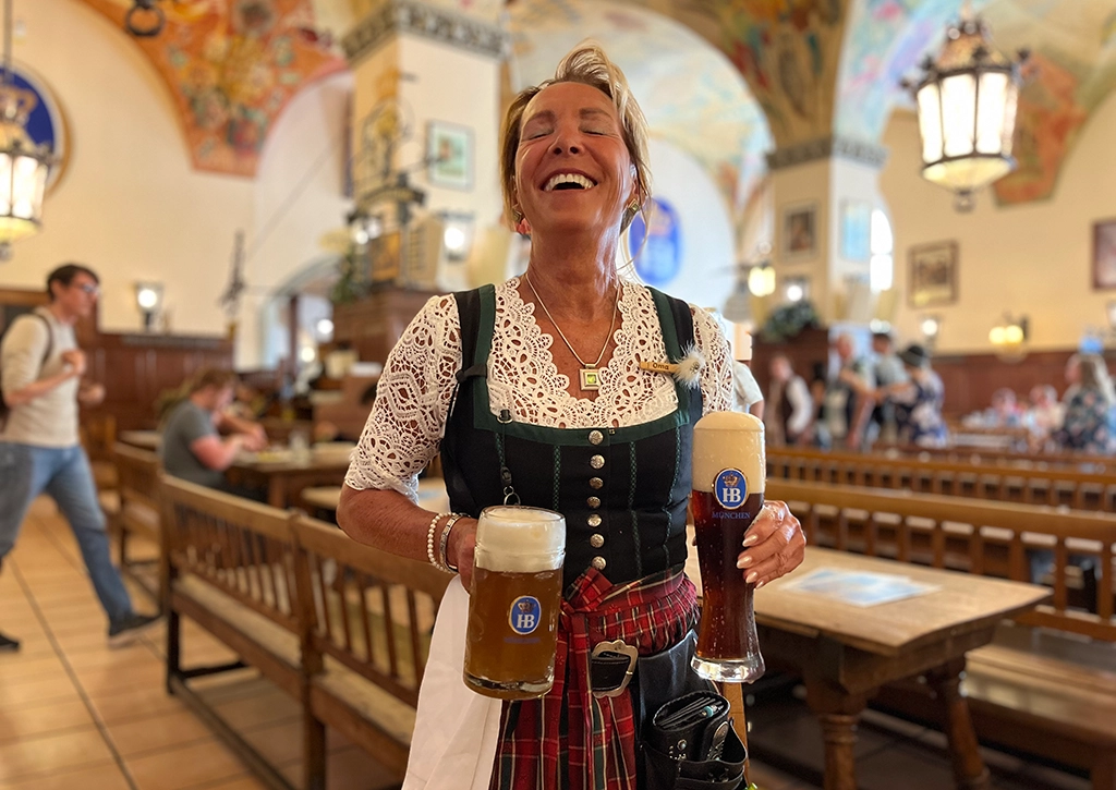 Petra Lommer, Seit über 40 Jahren Bedienung im Hofbräuhaus